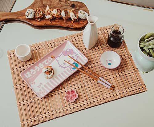 Sanrio Hello Kitty Pink Thice Sushi Sushi Shoce עם קערת רוטב סויה ומקלות אכילה מעץ | כלי אוכל בסגנון יפני
